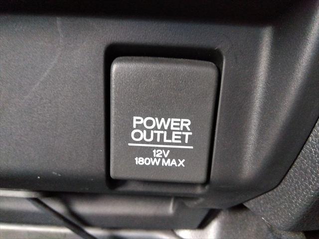 ☆８型ナビ☆ＴＶ☆Ｂｌｕｅｔｏｏｔｈ☆バックカメラ☆ＥＴＣ☆４ＷＤ☆走行８２００ｋｍ☆禁煙車☆スマートキー☆Ｐスタート☆パドルシフト☆ウィンカードアミラー☆衝突軽減ブレーキ☆ＬＥＤライト☆試乗ＯＫ☆