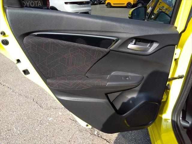 当社の展示車に走行距離や修復歴の虚偽は一切ありません◆距離が正確か確認する走行検索システムと厳正な基準を持つ第三者機関のＡＩＳ検査を全ての展示車で行い、基準クリアの厳選中古車のみをご提供しております◆