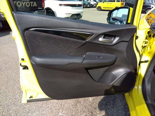 店頭で並んでいない在庫以外にも１０万台以上の共通掲載在庫や全国の会員制中古自動車オークションでのオーダーもやっております！◆こだわりたいお客様の為にご希望の一台をご用意致します◆