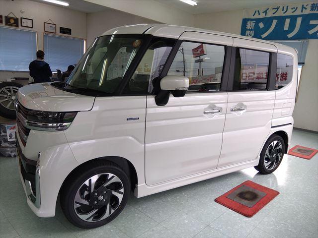 スペーシアカスタム ハイブリッドＸＳターボ☆デュアルセンサーブレーキ☆未使用車☆　４ＷＤ☆ターボ☆全方位モニター付メモリーナビ☆スマホ連携☆パーキングセンサー☆両側パワースライドドア☆シートヒーター☆ステアリングヒーター☆ＬＥＤヘッドライト＆フォグ☆アダプディブクルーズコントロール（11枚目）