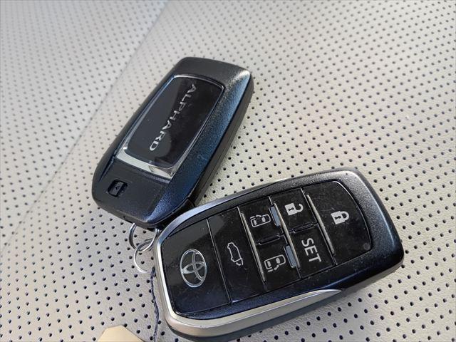 アルファード ２．５Ｇ☆トヨタセーフティセンス☆禁煙車☆　１０インチナビ☆後席モニター☆Ｂｌｕｅｔｏｏｔｈ☆ドラレコ☆ＥＴＣ☆バックカメラ☆本革シート☆パワーシート☆両側パワースライドドア☆パワーバックドア☆シートヒーター☆シートベンチレーション☆試乗ＯＫ☆（64枚目）