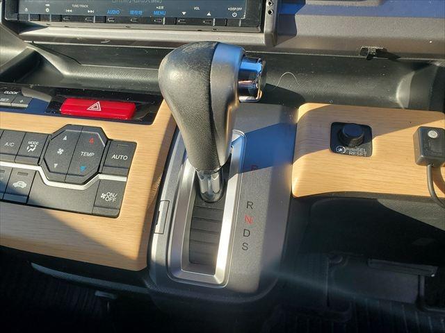 ステップワゴンスパーダ Ｚ　クールスピリット☆９型ナビ☆後席モニター☆バックカメラ☆　☆９インチナビ☆ＴＶ☆フリップダウンモニター☆バックカメラ☆ＥＴＣ☆両側パワースライドドア☆ディスチャージヘッドライト☆ハーフレザー☆クルーズコントロール☆アクティブコーナーリングライト☆試乗ＯＫ☆（31枚目）