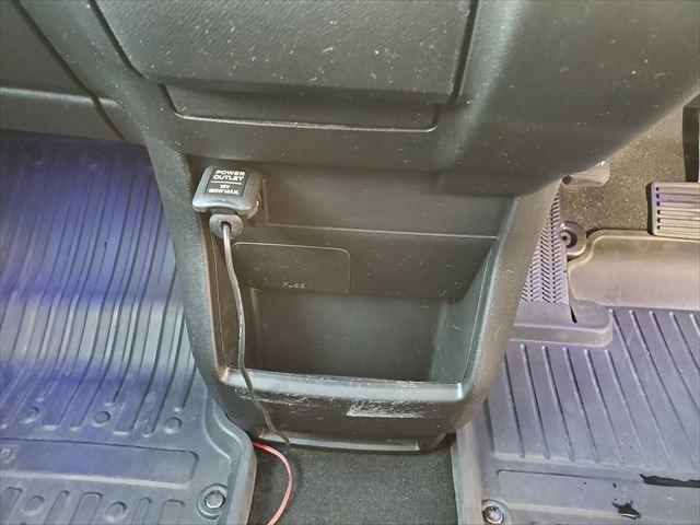 ステップワゴンスパーダ Ｚ　クールスピリット☆９型ナビ☆後席モニター☆バックカメラ☆　☆９インチナビ☆ＴＶ☆フリップダウンモニター☆バックカメラ☆ＥＴＣ☆両側パワースライドドア☆ディスチャージヘッドライト☆ハーフレザー☆クルーズコントロール☆アクティブコーナーリングライト☆試乗ＯＫ☆（33枚目）