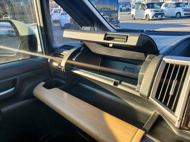 ステップワゴンスパーダ Ｚ　クールスピリット☆９型ナビ☆後席モニター☆バックカメラ☆　☆９インチナビ☆ＴＶ☆フリップダウンモニター☆バックカメラ☆ＥＴＣ☆両側パワースライドドア☆ディスチャージヘッドライト☆ハーフレザー☆クルーズコントロール☆アクティブコーナーリングライト☆試乗ＯＫ☆（36枚目）