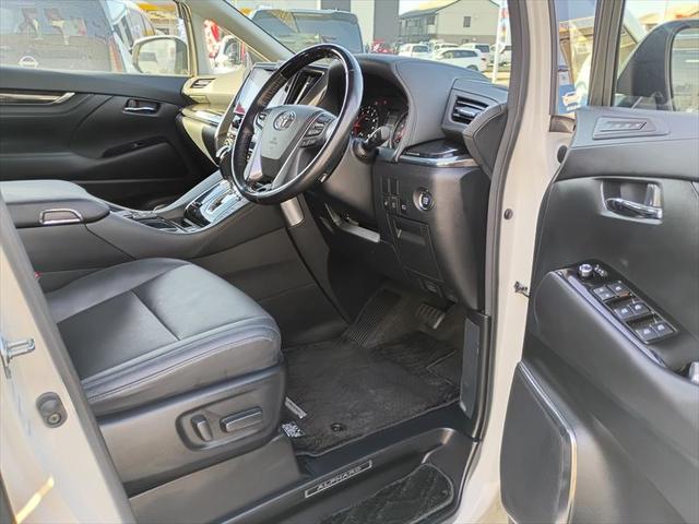 アルファード ２．５Ｓ　Ｃパッケージ☆トヨタセイフティセンス☆７人乗り☆　４ＷＤ☆１０インチナビ☆後席モニター☆Ｂｌｕｅｔｏｏｔｈ☆バックカメラ☆ビルトインＥＴＣ☆パワーシート☆シートヒーター☆シートベンチレーション☆ステアリングヒーター☆両側パワースライドドア☆試乗ＯＫ☆（35枚目）