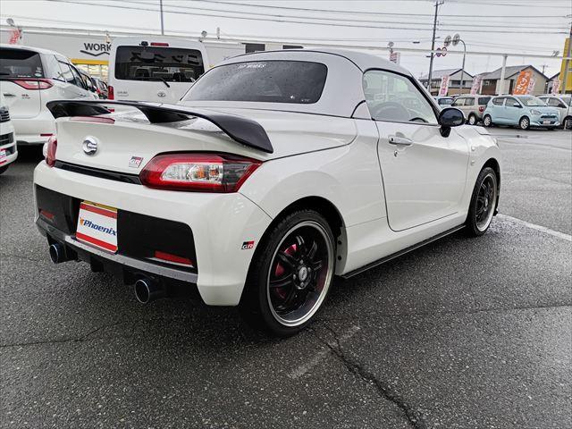 コペン GR スポーツ☆5速MT☆GR専用足回り☆MOMOステ☆ GRフロントスポイラー☆GRサイドスカート☆ロッソモデロマフラー☆エスケレートリアウィング☆ルーフカーボン調ラッピング☆16インチアルミ☆レカロシート☆ナビ☆Bluetooth☆バックカメラ☆(2枚目)