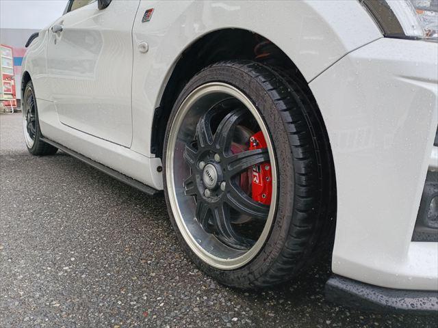 コペン GR スポーツ☆5速MT☆GR専用足回り☆MOMOステ☆ GRフロントスポイラー☆GRサイドスカート☆ロッソモデロマフラー☆エスケレートリアウィング☆ルーフカーボン調ラッピング☆16インチアルミ☆レカロシート☆ナビ☆Bluetooth☆バックカメラ☆(22枚目)