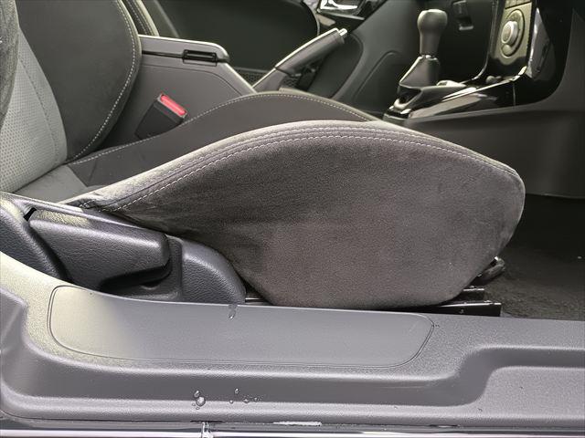 コペン GR スポーツ☆5速MT☆GR専用足回り☆MOMOステ☆ GRフロントスポイラー☆GRサイドスカート☆ロッソモデロマフラー☆エスケレートリアウィング☆ルーフカーボン調ラッピング☆16インチアルミ☆レカロシート☆ナビ☆Bluetooth☆バックカメラ☆(64枚目)