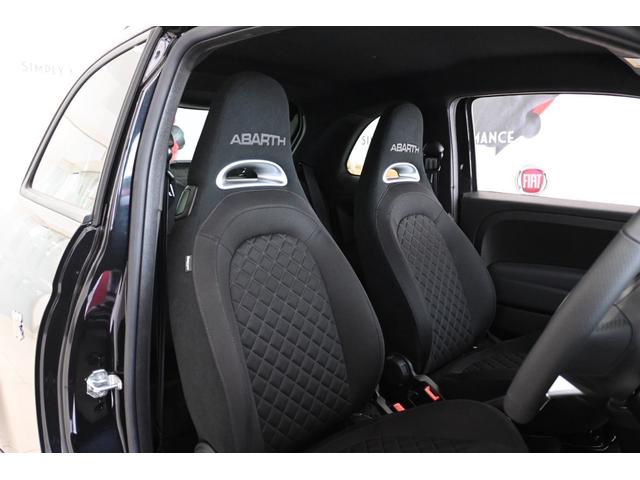 アバルト５９５ Ｆ５９５　Ｕコネクト　ＡｐｐｌｅＣａｒＰｌａｙ　ＡｎｄｒｏｉｄＡｕｔｏ　バックソナー　１７インチ純正アルミホイール　ギャレットタービン１６５ｐｓ仕様　アバルトノーマルマフラー　純正ブーストメーター（15枚目）