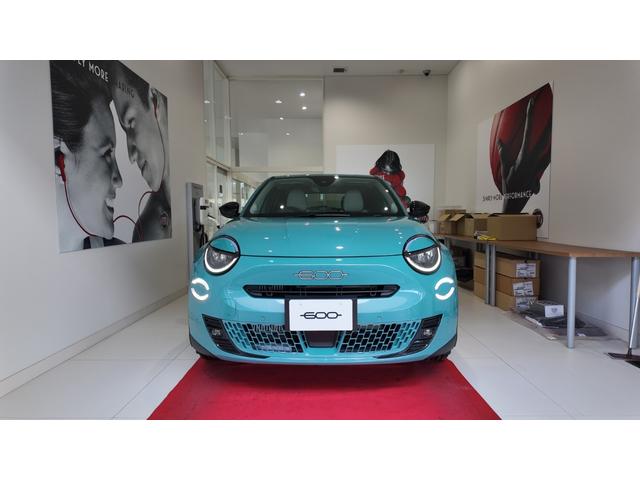 ６００ハイブリッド ラ　プリマ　ターボ　パドルシフト　ＬＥＤヘッドライト　オートフリーハンズアクセス　ナビ　バックカメラ　エコレザーシートＦＩＡＴモノグラム　前席シートヒーター　アクティブクルコン　パワーリアゲート（2枚目）