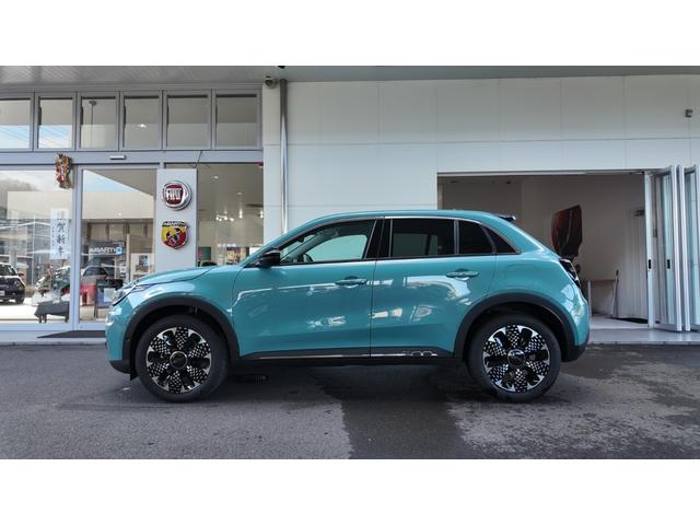 ６００ハイブリッド ラ　プリマ　ターボ　パドルシフト　ＬＥＤヘッドライト　オートフリーハンズアクセス　ナビ　バックカメラ　エコレザーシートＦＩＡＴモノグラム　前席シートヒーター　アクティブクルコン　パワーリアゲート（4枚目）