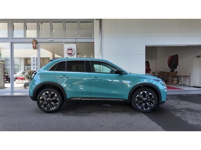 ６００ハイブリッド ラ　プリマ　ターボ　パドルシフト　ＬＥＤヘッドライト　オートフリーハンズアクセス　ナビ　バックカメラ　エコレザーシートＦＩＡＴモノグラム　前席シートヒーター　アクティブクルコン　パワーリアゲート（5枚目）