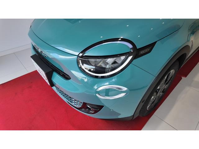 ６００ハイブリッド ラ　プリマ　ターボ　パドルシフト　ＬＥＤヘッドライト　オートフリーハンズアクセス　ナビ　バックカメラ　エコレザーシートＦＩＡＴモノグラム　前席シートヒーター　アクティブクルコン　パワーリアゲート（9枚目）