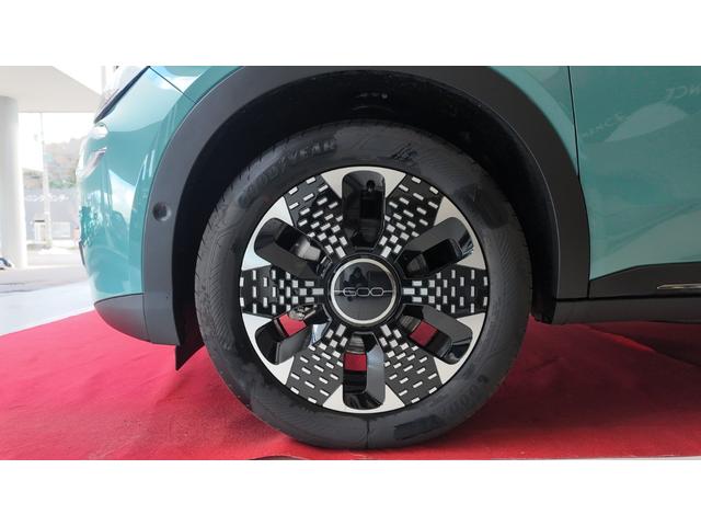 ６００ハイブリッド ラ　プリマ　ターボ　パドルシフト　ＬＥＤヘッドライト　オートフリーハンズアクセス　ナビ　バックカメラ　エコレザーシートＦＩＡＴモノグラム　前席シートヒーター　アクティブクルコン　パワーリアゲート（12枚目）