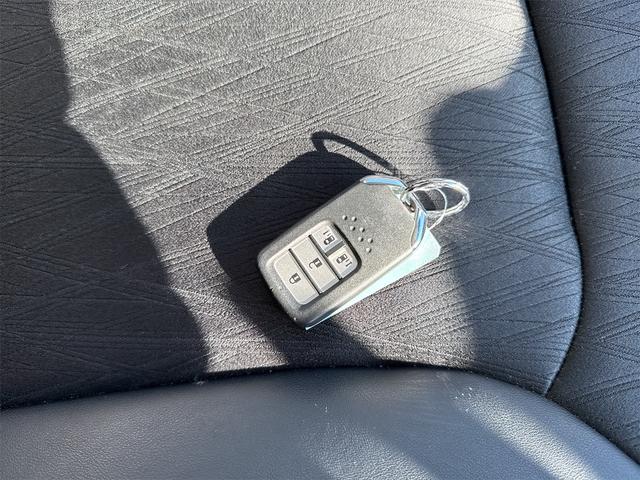 オデッセイ アブソルート ETC バックカメラ TV オートクルーズコントロール 衝突被害軽減システム 両側電動スライドドア オートライト LEDヘッドランプ スマートキー アイドリングストップ 後席モニター 3列シート(45枚目)