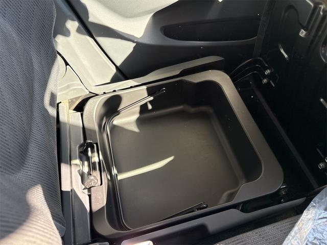 ワゴンR FX ETC バックカメラ TV キーレスエントリー アイドリングストップ シートヒーター ベンチシート CVT 盗難防止システム ABS アルミホイール 衝突安全ボディ エアコン パワーステアリング(9枚目)