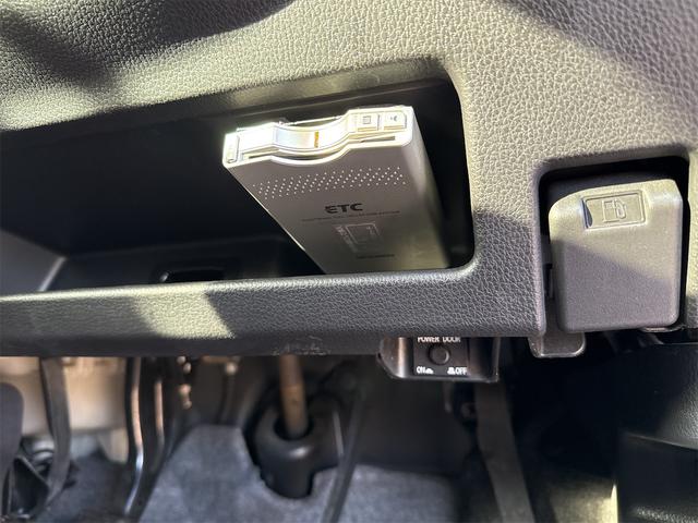 高速走行もスムーズにお支払いが可能な【ＥＴＣ】ご納車までにセットアップを行い、ご納車時にはご利用いただけるようにいたします。