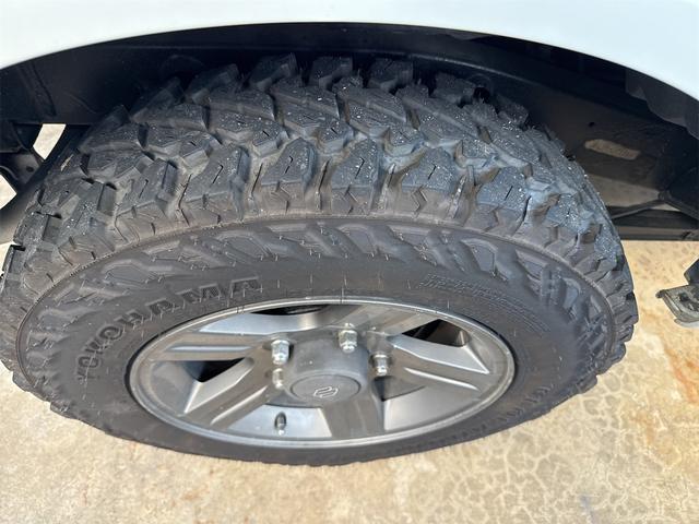 ジムニー ワイルドウインド 4WD ETC ナビ TV キーレスエントリー 電動格納ミラー シートヒーター AT ABS ルーフレール アルミホイール 衝突安全ボディ エアコン パワーウィンドウ(20枚目)