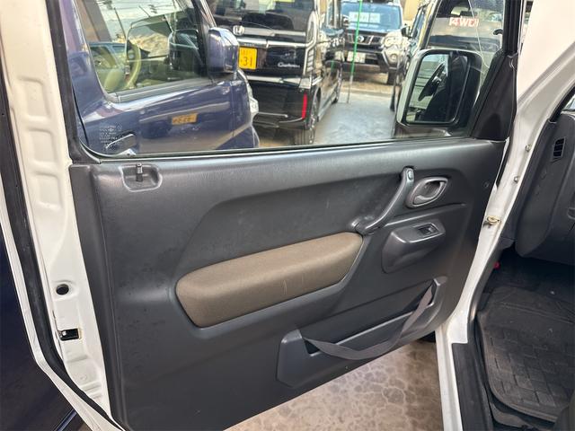 ジムニー ワイルドウインド 4WD ETC ナビ TV キーレスエントリー 電動格納ミラー シートヒーター AT ABS ルーフレール アルミホイール 衝突安全ボディ エアコン パワーウィンドウ(22枚目)