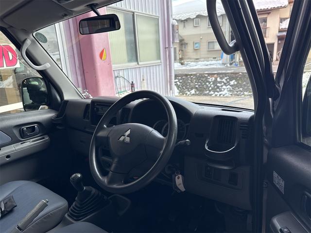 ミニキャブバン ブラボー　４ＷＤ　ハイルーフ　ＭＴ　両側スライドドア　アルミホイール　エアコン　パワーステアリング　パワーウィンドウ　運転席エアバッグ　ＣＤ（2枚目）