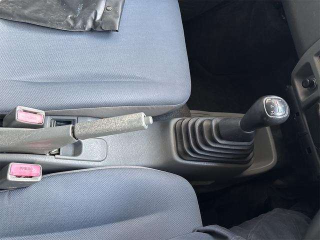 ミニキャブバン ブラボー　４ＷＤ　ハイルーフ　ＭＴ　両側スライドドア　アルミホイール　エアコン　パワーステアリング　パワーウィンドウ　運転席エアバッグ　ＣＤ（5枚目）