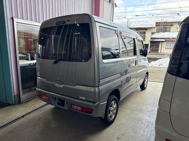 ミニキャブバン ブラボー　４ＷＤ　ハイルーフ　ＭＴ　両側スライドドア　アルミホイール　エアコン　パワーステアリング　パワーウィンドウ　運転席エアバッグ　ＣＤ（14枚目）