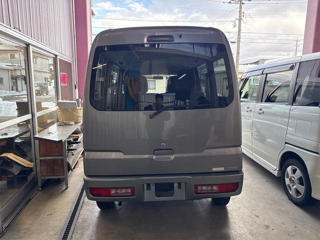 ミニキャブバン ブラボー　４ＷＤ　ハイルーフ　ＭＴ　両側スライドドア　アルミホイール　エアコン　パワーステアリング　パワーウィンドウ　運転席エアバッグ　ＣＤ（15枚目）