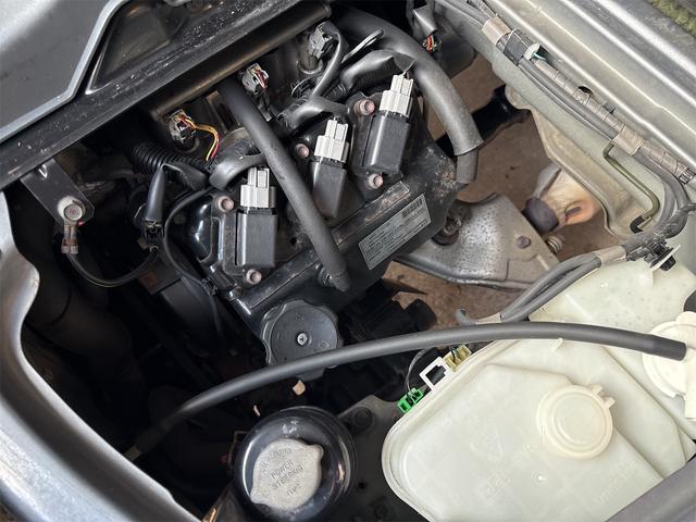 ミニキャブバン ブラボー　４ＷＤ　ハイルーフ　ＭＴ　両側スライドドア　アルミホイール　エアコン　パワーステアリング　パワーウィンドウ　運転席エアバッグ　ＣＤ（18枚目）