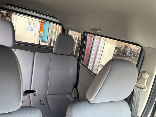 ミニキャブバン ブラボー　４ＷＤ　ハイルーフ　ＭＴ　両側スライドドア　アルミホイール　エアコン　パワーステアリング　パワーウィンドウ　運転席エアバッグ　ＣＤ（21枚目）