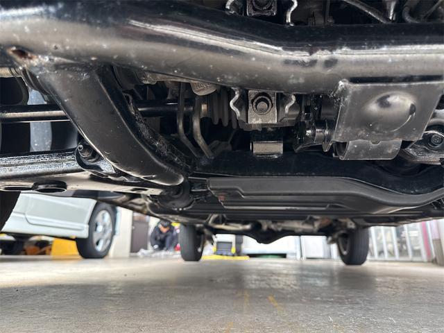 ミニキャブバン ブラボー　４ＷＤ　ハイルーフ　ＭＴ　両側スライドドア　アルミホイール　エアコン　パワーステアリング　パワーウィンドウ　運転席エアバッグ　ＣＤ（28枚目）