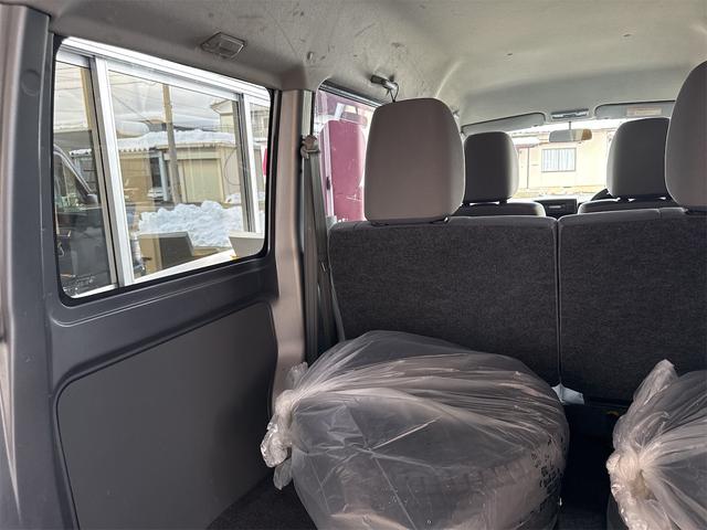 ミニキャブバン ブラボー　４ＷＤ　ハイルーフ　ＭＴ　両側スライドドア　アルミホイール　エアコン　パワーステアリング　パワーウィンドウ　運転席エアバッグ　ＣＤ（34枚目）