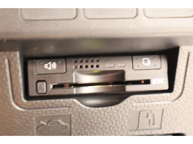 ＥＴＣ付きです。高速道路料金所での小銭の出し入れや雨天時における窓の開け閉めなどの煩わしさが解消できます。料金所の通過もスムーズで快適ですよ。