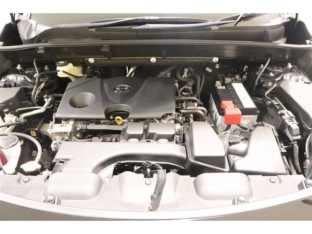 普段はあまり見ないエンジンルーム内も綺麗に仕上げています。見えないところも清潔に保ちたいですよね。