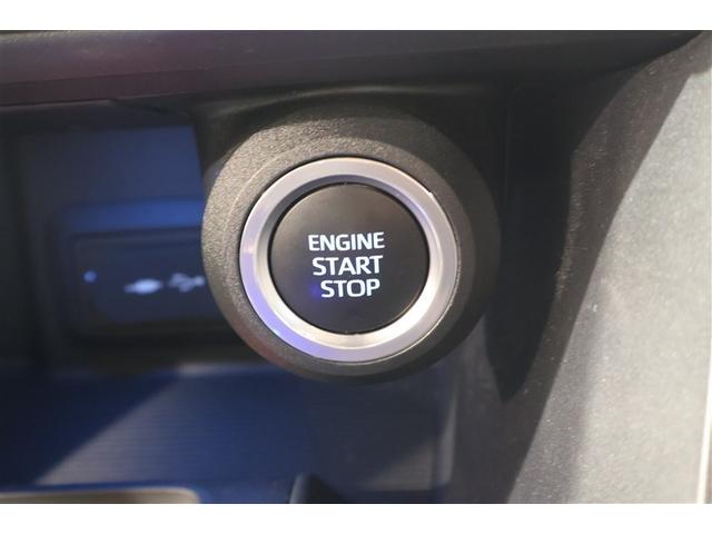 スマートキーを携帯していればキーを取り出さずにドアを施錠＆解錠。クルマの始動も可能です。