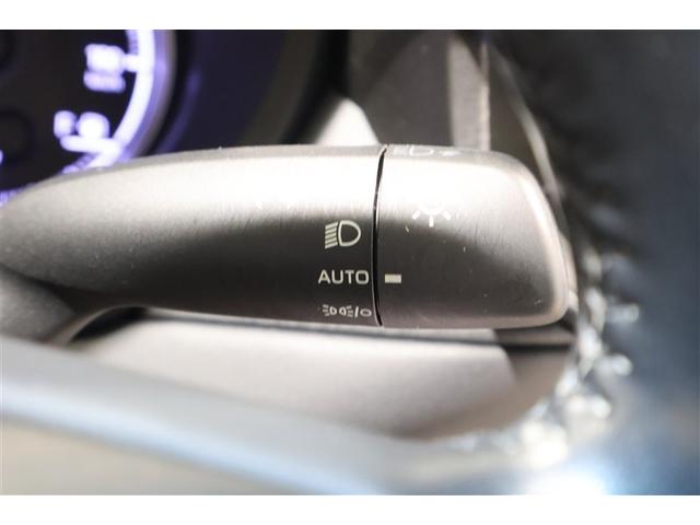 ■コンライト■　　車外の明るさに応じてヘッドランプを自動的に点灯・消灯。トンネルが多い高速道路等でとても便利ですね！