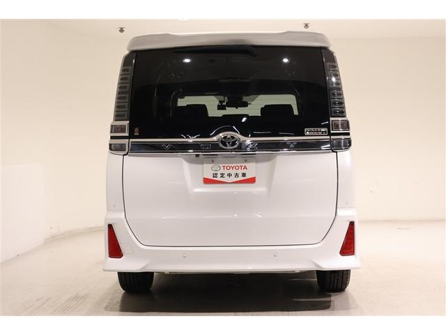 ヴォクシー ZS 煌III フルセグ メモリーナビ DVD再生 ミュージックプレイヤー接続可 後席モニター バックカメラ 衝突被害軽減システム ETC 両側電動スライド LEDヘッドランプ ウオークスルー 乗車定員8人(6枚目)