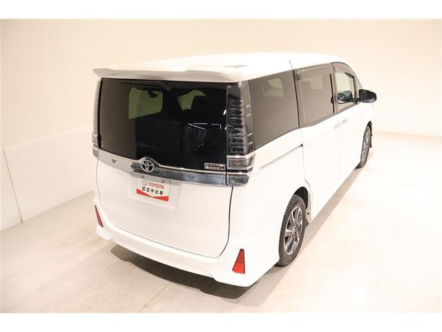 ヴォクシー ZS 煌III フルセグ メモリーナビ DVD再生 ミュージックプレイヤー接続可 後席モニター バックカメラ 衝突被害軽減システム ETC 両側電動スライド LEDヘッドランプ ウオークスルー 乗車定員8人(8枚目)