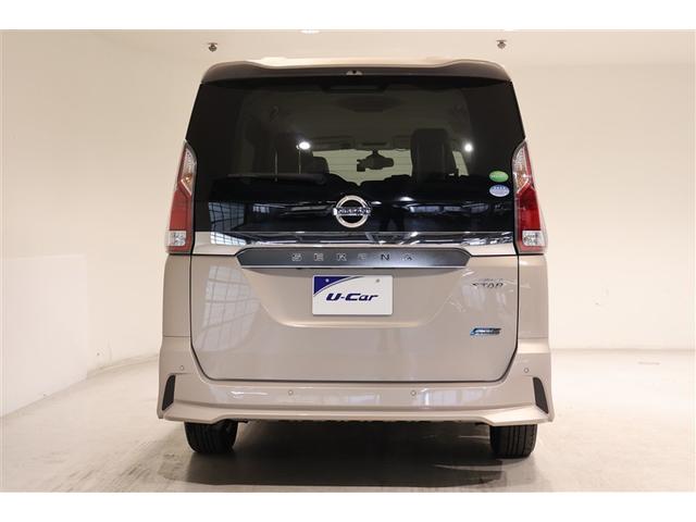 セレナ ハイウェイスター　ＶセレクションＩＩ　４ＷＤ　フルセグ　メモリーナビ　ＤＶＤ再生　ミュージックプレイヤー接続可　バックカメラ　衝突被害軽減システム　ＥＴＣ　両側電動スライド　ＬＥＤヘッドランプ　ウオークスルー　乗車定員８人　３列シート（6枚目）