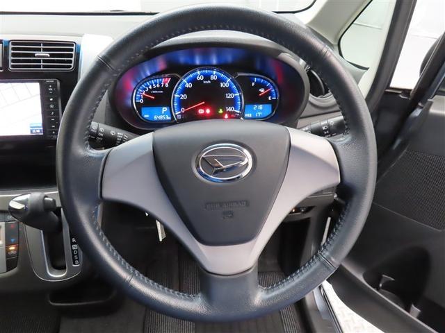 ぜひ展示車の運転席に座ってみてください。