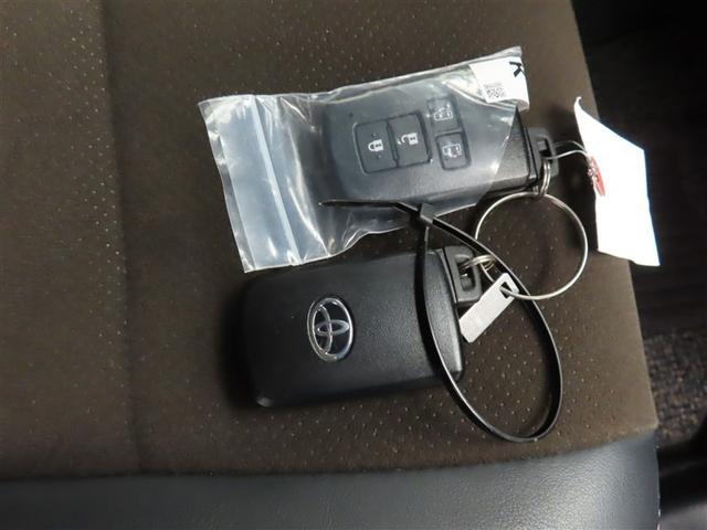 シエンタ ハイブリッドＧ　クエロ　フルセグ　メモリーナビ　ＤＶＤ再生　ミュージックプレイヤー接続可　バックカメラ　衝突被害軽減システム　ＥＴＣ　ドラレコ　両側電動スライド　ＬＥＤヘッドランプ　ウオークスルー　乗車定員７人　３列シート（24枚目）