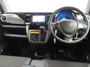 ぜひ展示車の運転席に座ってみてください。