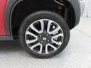 車両のデザインにマッチした純正アルミホイールを装着しています。