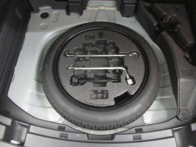 カローラツーリング ハイブリッド　Ｇ－Ｘ　プラス　フルセグ　フルエアロ　ミュージックプレイヤー接続可　バックカメラ　衝突被害軽減システム　ＥＴＣ　ＬＥＤヘッドランプ（13枚目）