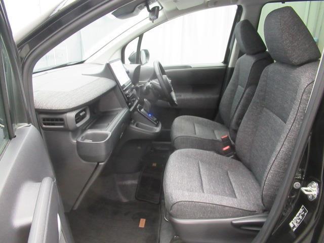 シエンタ ハイブリッドＺ　フルセグ　メモリーナビ　ミュージックプレイヤー接続可　バックカメラ　衝突被害軽減システム　ＥＴＣ　ドラレコ　両側電動スライド　ＬＥＤヘッドランプ　乗車定員７人　ワンオーナー（10枚目）