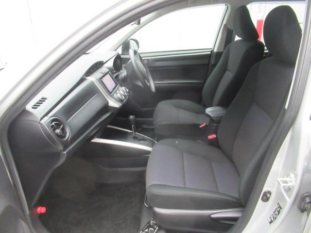 カローラフィールダー １．５Ｘ　ワンセグ　メモリーナビ　ミュージックプレイヤー接続可　衝突被害軽減システム　ＥＴＣ（9枚目）