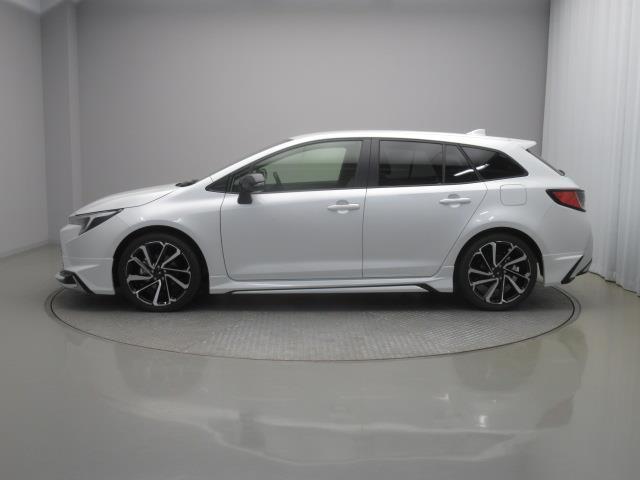 カローラツーリング ハイブリッド　ダブルバイビー　４ＷＤ　フルセグ　メモリーナビ　ミュージックプレイヤー接続可　バックカメラ　衝突被害軽減システム　ＥＴＣ　ドラレコ　ＬＥＤヘッドランプ　フルエアロ（3枚目）