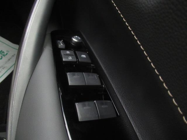 カローラツーリング ハイブリッド　ダブルバイビー　４ＷＤ　フルセグ　メモリーナビ　ミュージックプレイヤー接続可　バックカメラ　衝突被害軽減システム　ＥＴＣ　ドラレコ　ＬＥＤヘッドランプ　フルエアロ（25枚目）