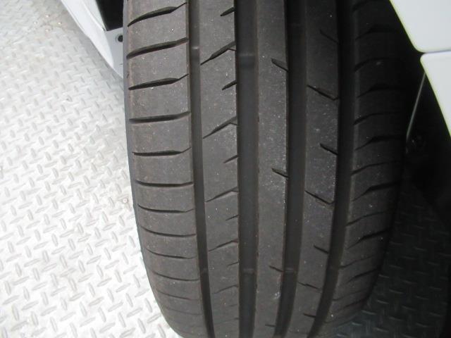 カローラツーリング ハイブリッド　ダブルバイビー　４ＷＤ　フルセグ　メモリーナビ　ミュージックプレイヤー接続可　バックカメラ　衝突被害軽減システム　ＥＴＣ　ドラレコ　ＬＥＤヘッドランプ　フルエアロ（27枚目）