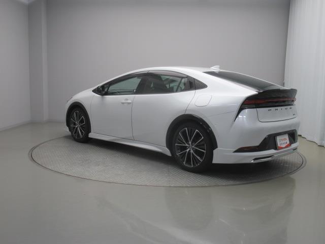 プリウス Ｚ　フルセグ　メモリーナビ　ミュージックプレイヤー接続可　バックカメラ　衝突被害軽減システム　ＥＴＣ　ＬＥＤヘッドランプ　フルエアロ　記録簿（3枚目）