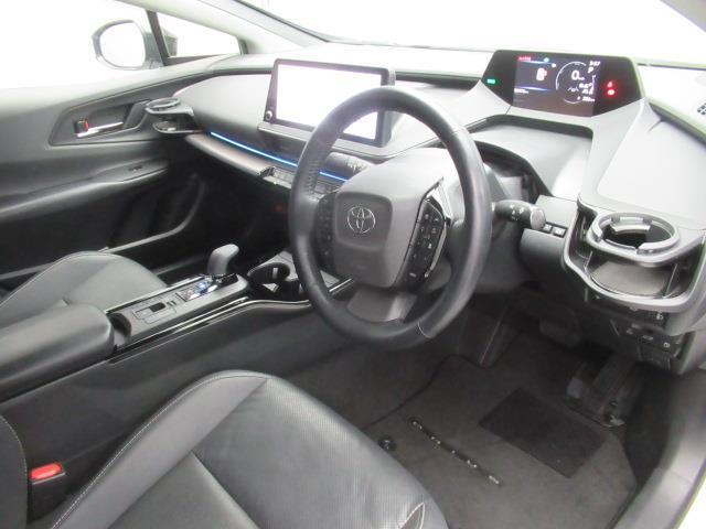 プリウス Ｚ　フルセグ　メモリーナビ　ミュージックプレイヤー接続可　バックカメラ　衝突被害軽減システム　ＥＴＣ　ＬＥＤヘッドランプ　フルエアロ　記録簿（13枚目）